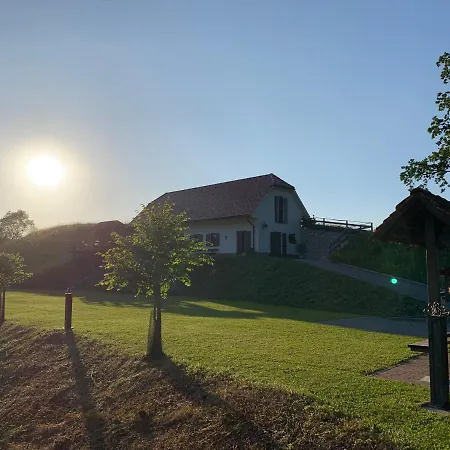 Alloggio per agriturismo Tourist Farm Artisek *