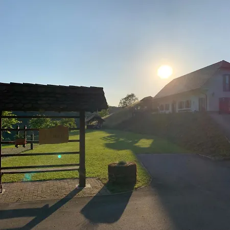 Tourist Farm Artisek *