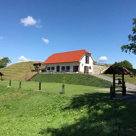 Tourist Farm Artisek