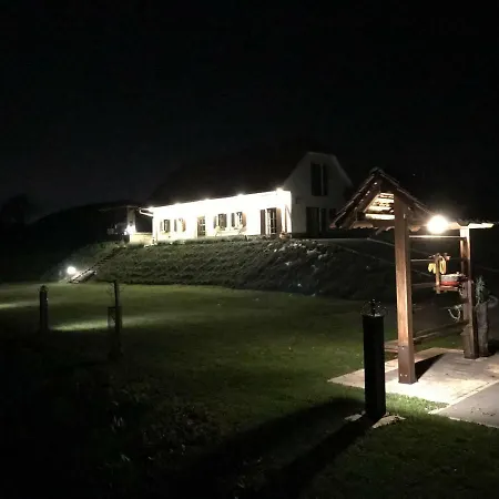 Tourist Farm Artisek *