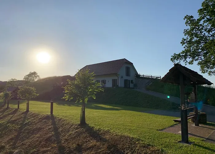 Bivanje na kmetiji Tourist Farm Artisek *