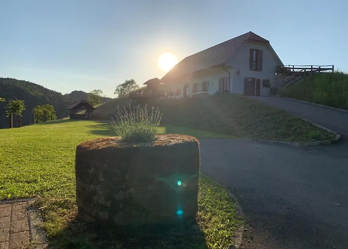 Tourist Farm Artisek * Store