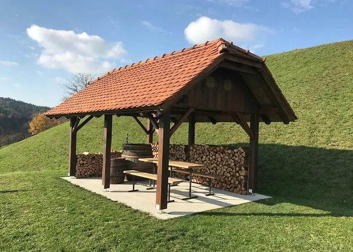 Tourist Farm Artisek